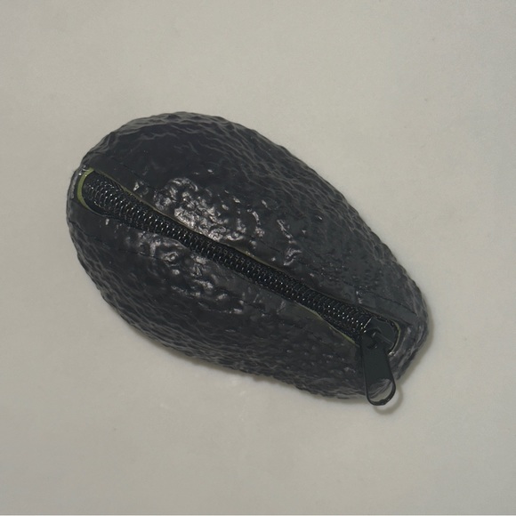 Gag Gift - Avocado Coin Change Purse - Picture 4 of 5